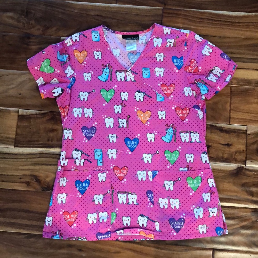 Cherokee size small tooth scrub shirt